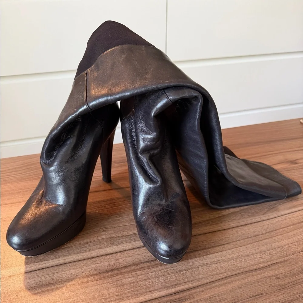 Stuart Weitzman Leather Knee-High Black Boots (US 9)